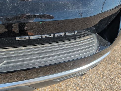 Used 2022 GMC Yukon Denali image 15