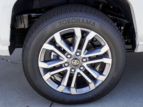 New 2026 Toyota 4Runner Limited AWD/4WD image 11