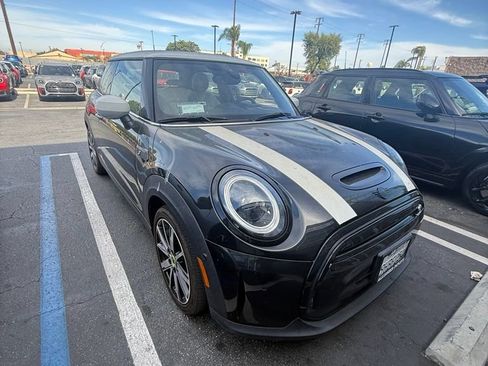 Used 2023 MINI Cooper SE FWD image 3