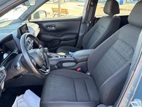 Certified 2025 Honda HR-V Sport image 5