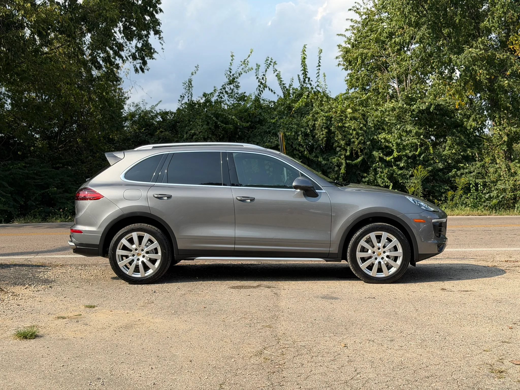 Used 2016 Porsche Cayenne S AWD/4WD image 4