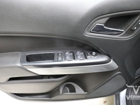 Used 2022 Chevrolet Colorado LT RWD image 18