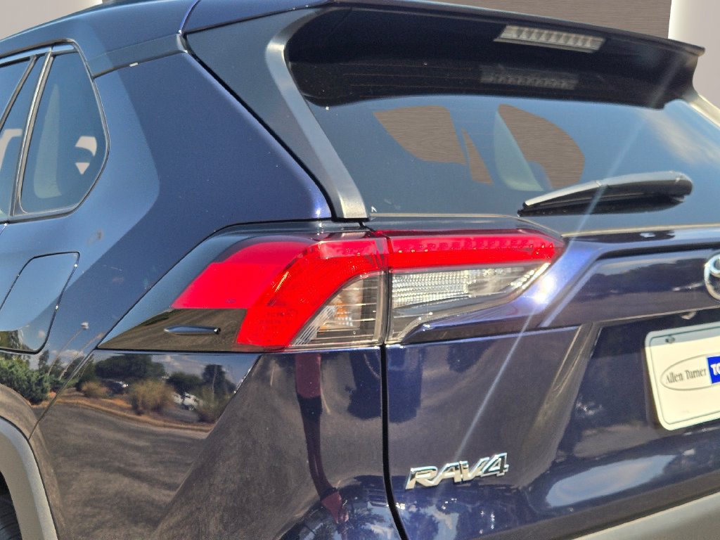 Used 2025 Toyota RAV4 XLE FWD image 9