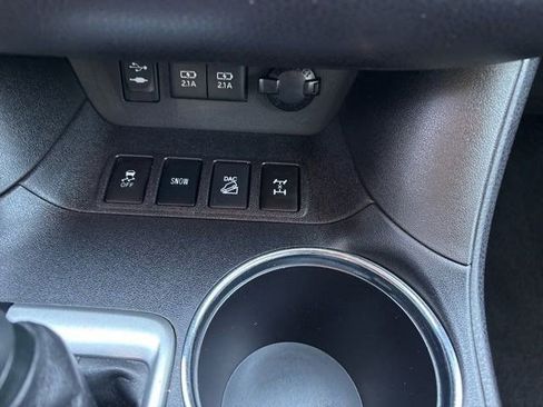 Used 2018 Toyota Highlander XLE image 25
