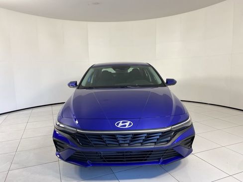 New 2025 Hyundai Elantra Hybrid FWD image 8