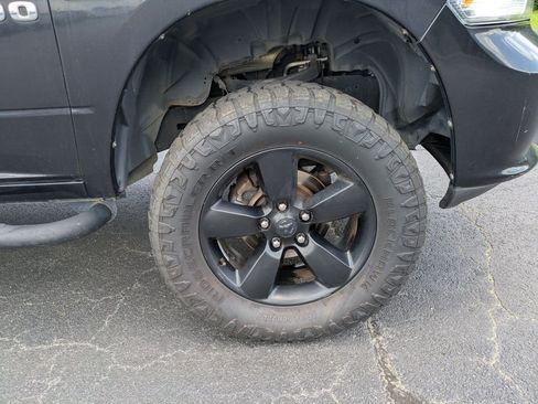 Used 2018 RAM 1500 Express w/ Express Value Package RWD image 12