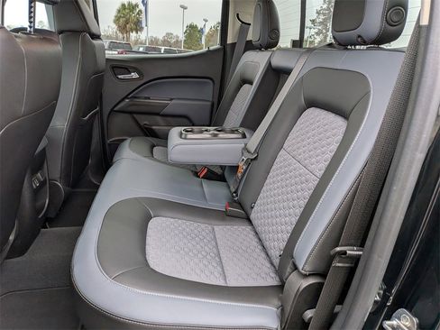 Used 2022 Chevrolet Colorado Z71 image 13