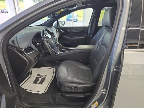 Used 2023 Buick Enclave Essence AWD/4WD image 14
