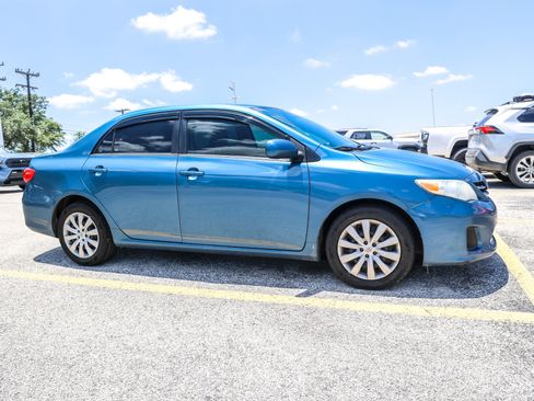 Used 2013 Toyota Corolla LE FWD image 7
