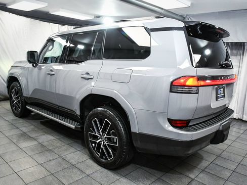 Used 2024 Lexus GX 550 w/ Accessory Package (Z1) AWD/4WD image 4