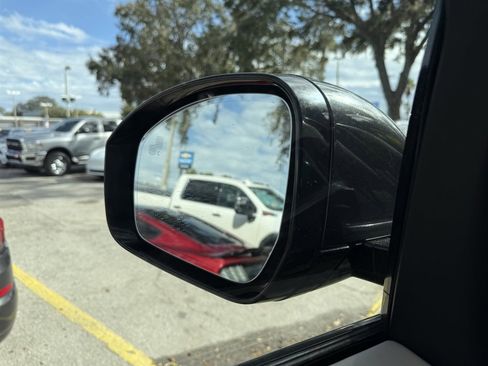 Used 2020 Land Rover Range Rover Sport HSE image 28