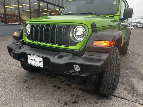 Used 2025 Jeep Wrangler Sport S image 36
