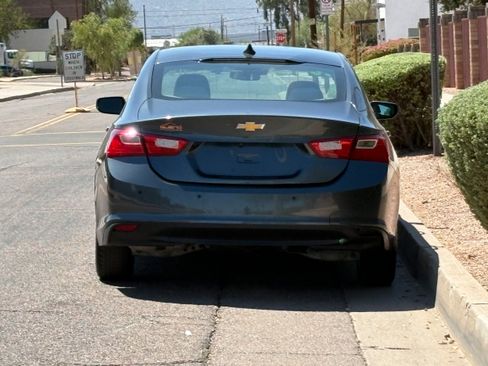 Used 2020 Chevrolet Malibu LS w/ Driver Confidence Package II FWD image 5