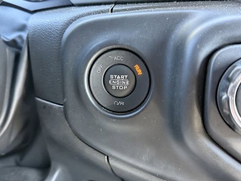 Used 2023 Jeep Wrangler Sahara image 41