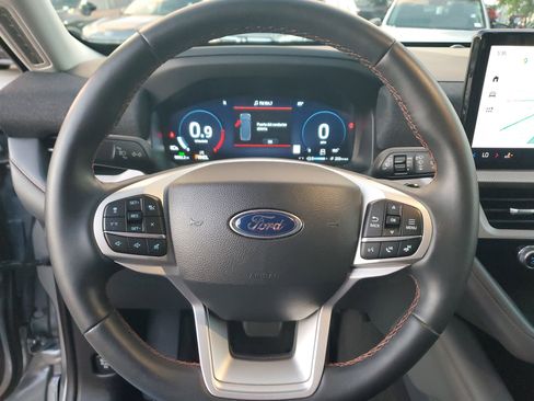 Used 2025 Ford Explorer Active image 22