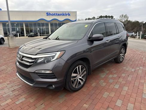 Used 2017 Honda Pilot Elite image 1