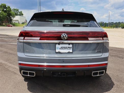 New 2025 Volkswagen Atlas Cross Sport SEL Premium R-Line image 4