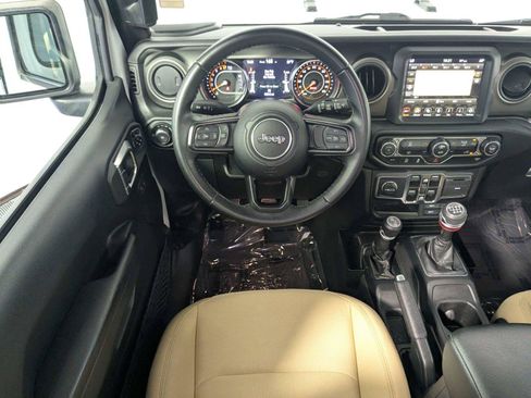 Used 2022 Jeep Wrangler Unlimited Sport w/ Sun And Sound Package AWD/4WD image 37