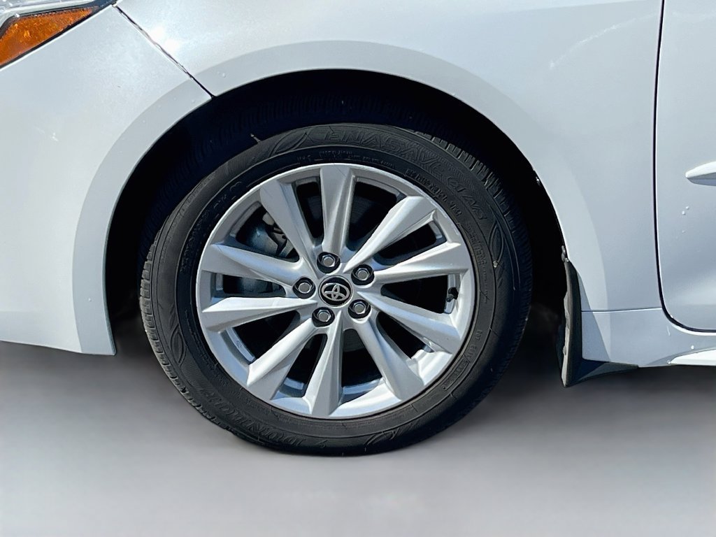 Used 2025 Toyota Corolla SE FWD image 28