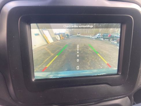 Used 2018 Jeep Renegade Latitude image 24