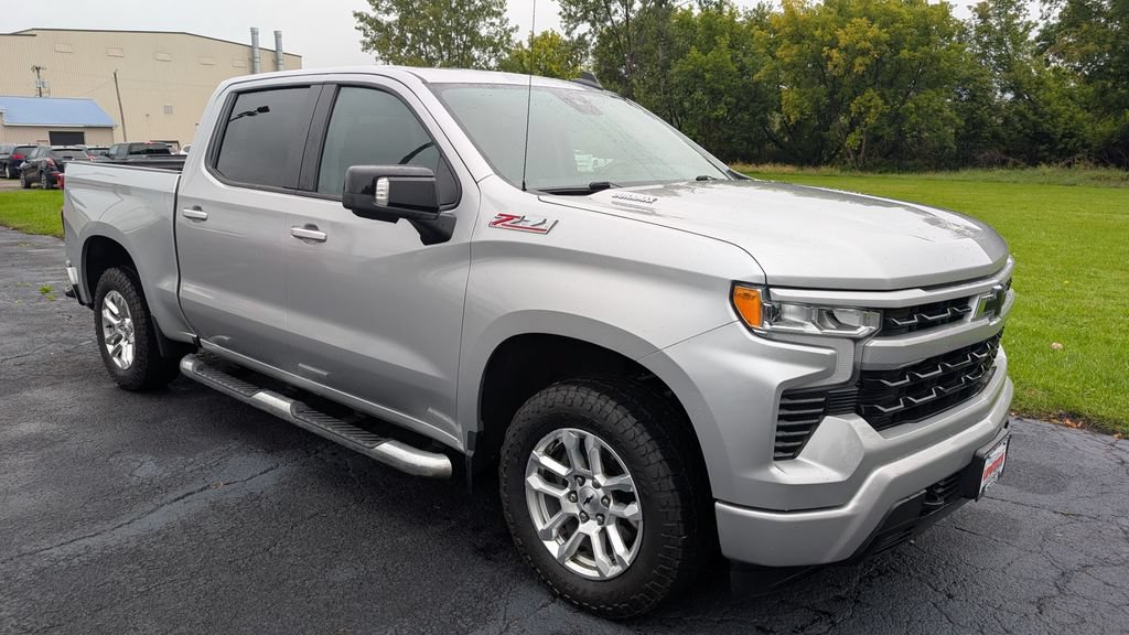 Used 2022 Chevrolet Silverado 1500 RST AWD/4WD image 1
