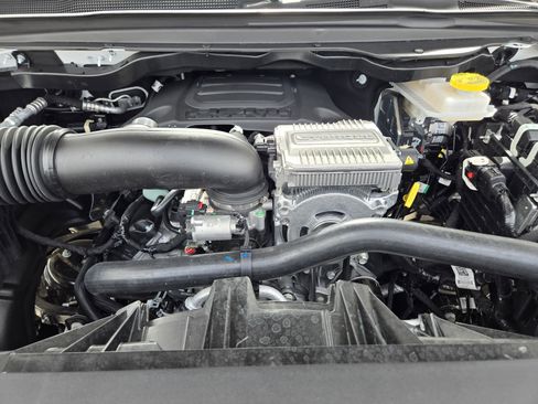 New 2026 RAM 1500 Express AWD/4WD image 21