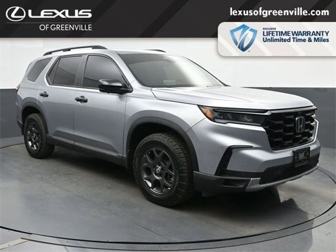 Used 2025 Honda Pilot TrailSport image 1