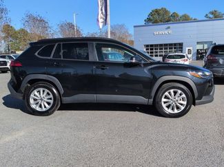 Used 2023 Toyota Corolla Cross LE video 2