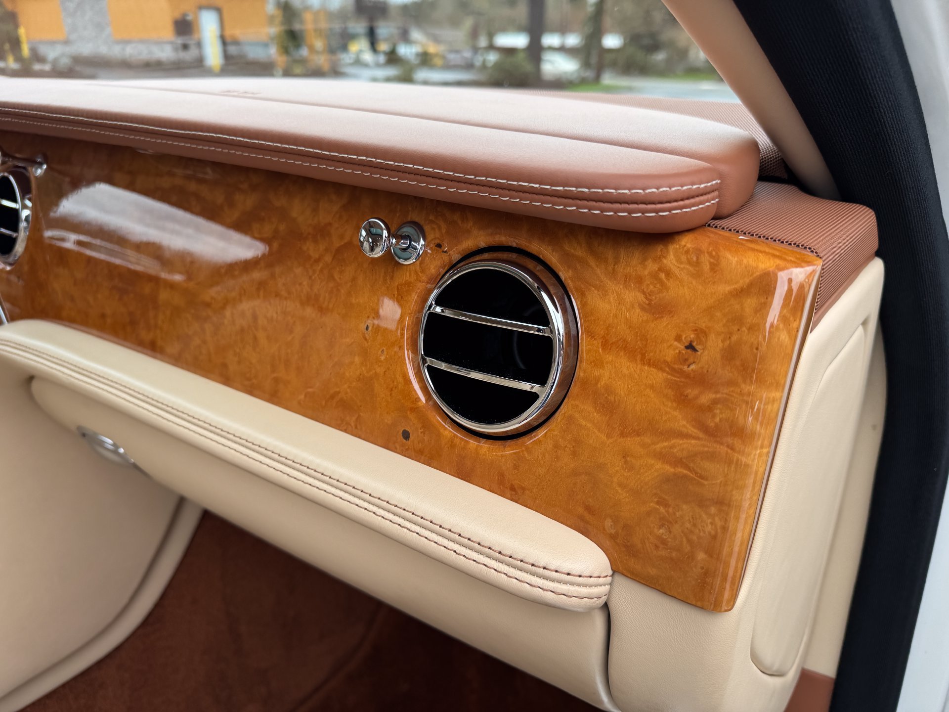 Used 2013 Bentley Mulsanne RWD image 43