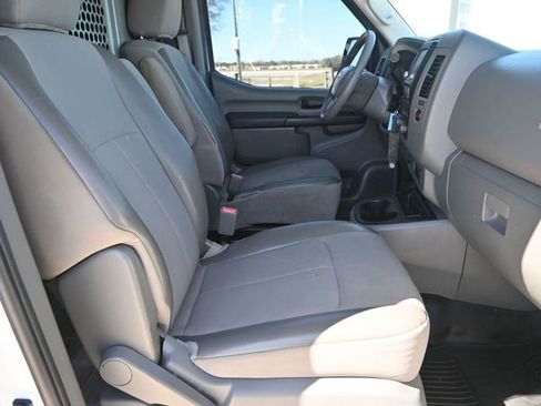 Used 2020 Nissan NV 2500 S image 12