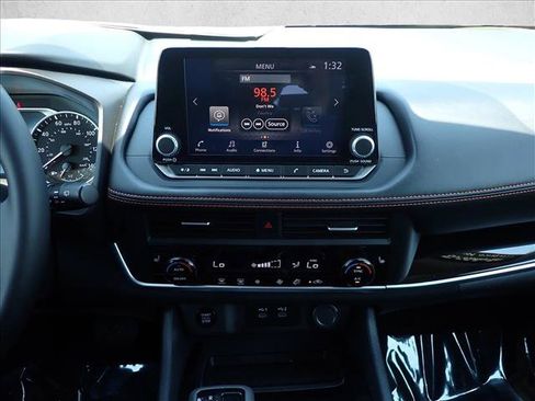 Used 2026 Nissan Rogue SV AWD/4WD image 17