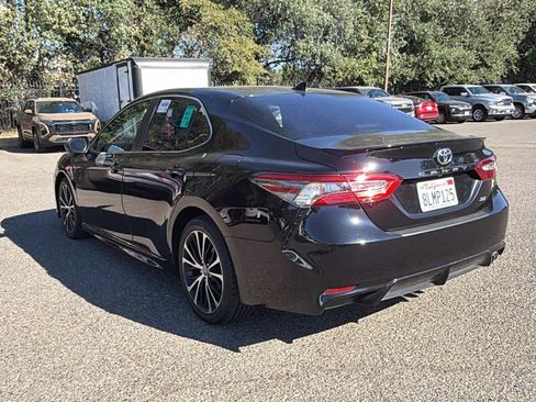 Used 2019 Toyota Camry SE FWD image 7