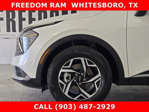 Used 2024 Kia Sportage LX image 6