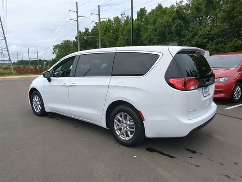 New 2026 Chrysler Voyager LX image 17