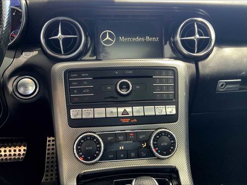 Used 2019 Mercedes-Benz SLC 300 image 30
