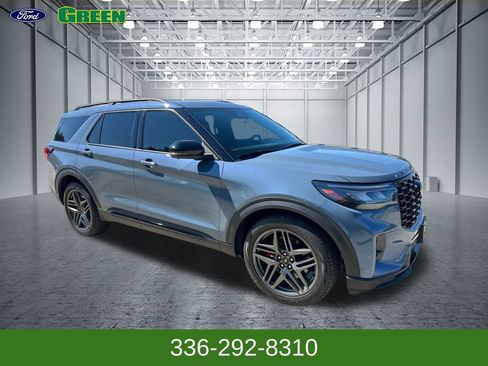 Used 2025 Ford Explorer ST w/ Sun And Sound Package AWD/4WD image 7