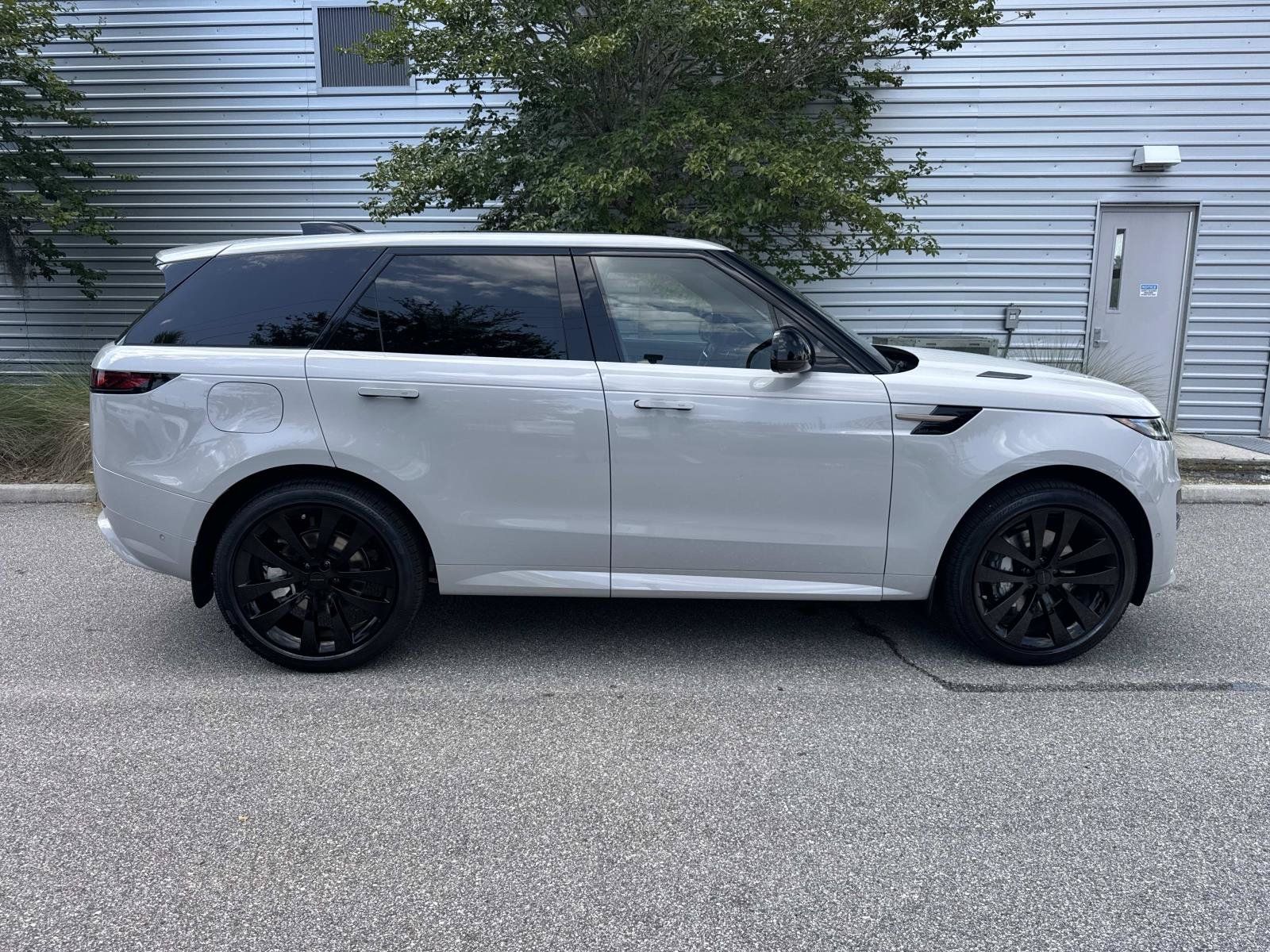 New 2026 Land Rover Range Rover Sport Dynamic SE AWD/4WD image 5