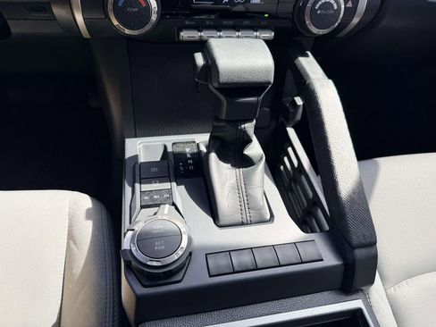 Certified 2024 Toyota Tacoma SR5 AWD/4WD image 6