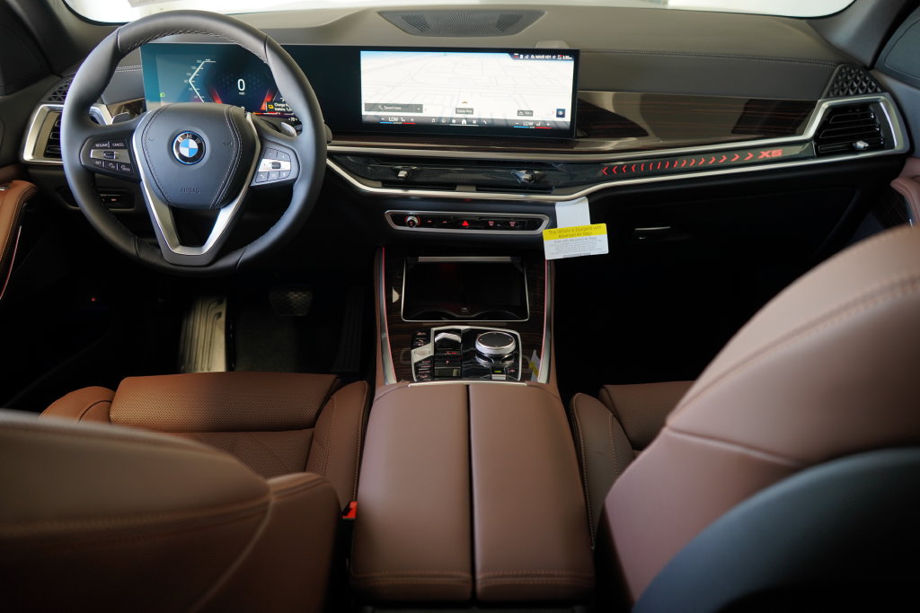 Used 2026 BMW X5 xDrive50e w/ Parking Assistance Package AWD/4WD image 14