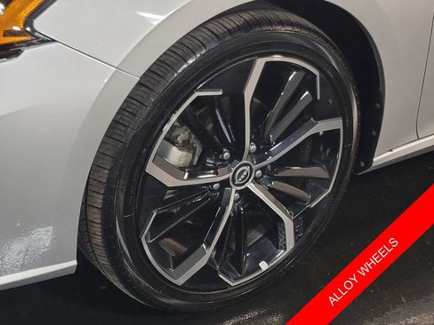 Certified 2024 Nissan Altima 2.5 SR image 6