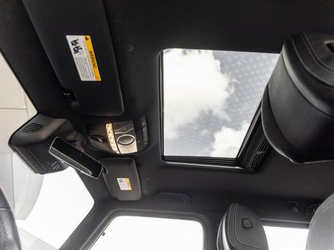 Used 2025 Mercedes-Benz G 550 image 26