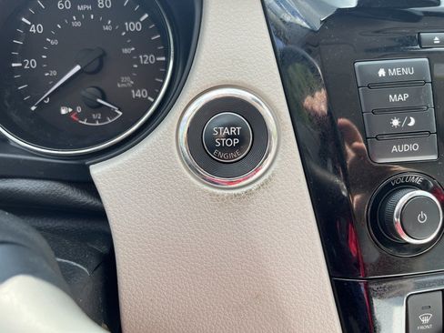 Used 2019 Nissan Rogue Sport SL w/ Premium Package FWD image 32