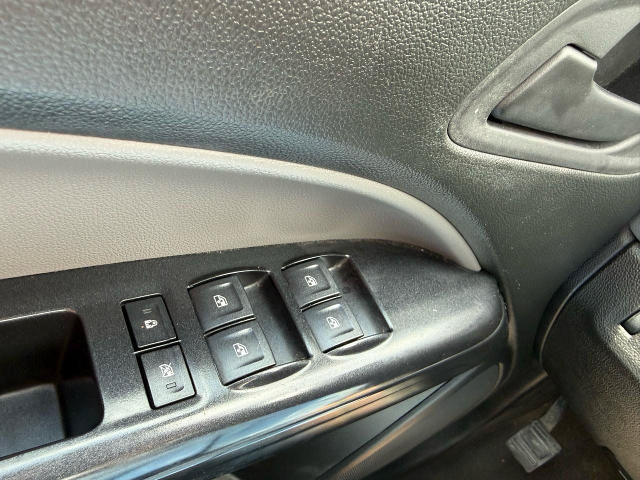 Used 2022 Chevrolet Colorado W/T RWD image 28