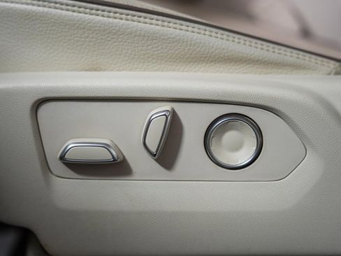 Used 2021 GMC Yukon XL Denali w/ Denali Premium Package image 42