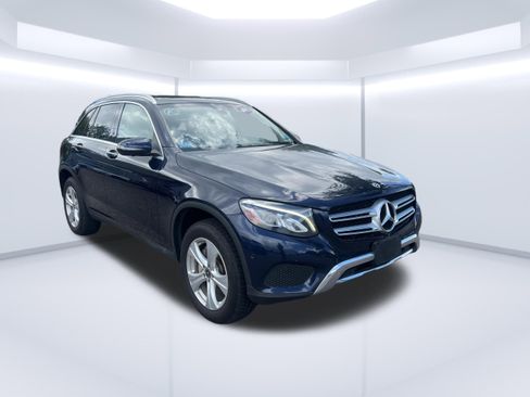 Used 2018 Mercedes-Benz GLC 300 4MATIC image 1