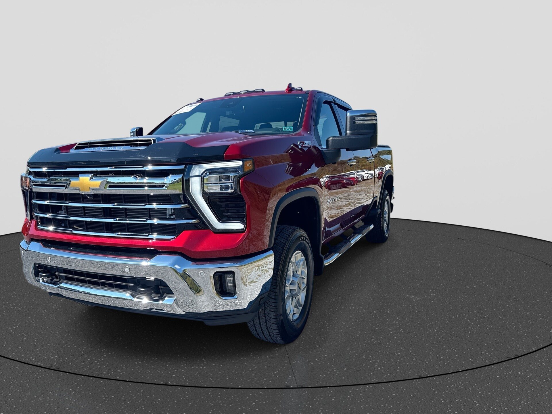 Used 2025 Chevrolet Silverado 2500 LTZ w/ LTZ Convenience Package AWD/4WD image 10