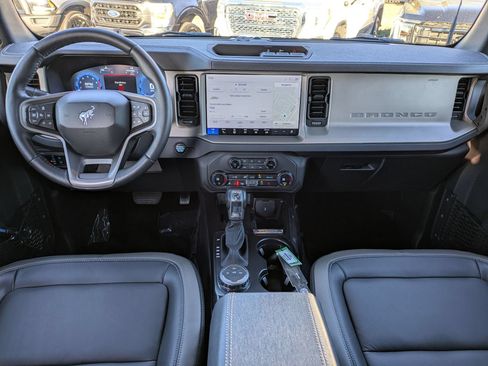 New 2025 Ford Bronco Outer Banks AWD/4WD image 18