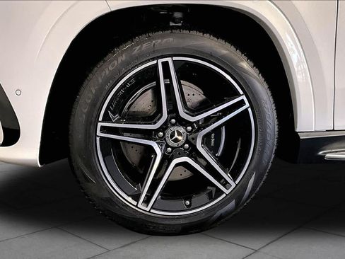New 2026 Mercedes-Benz GLS 450 4MATIC image 17