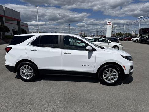 Used 2022 Chevrolet Equinox LT image 2