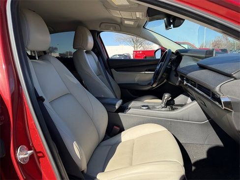 Used 2019 MAZDA MAZDA3 Sedan image 25